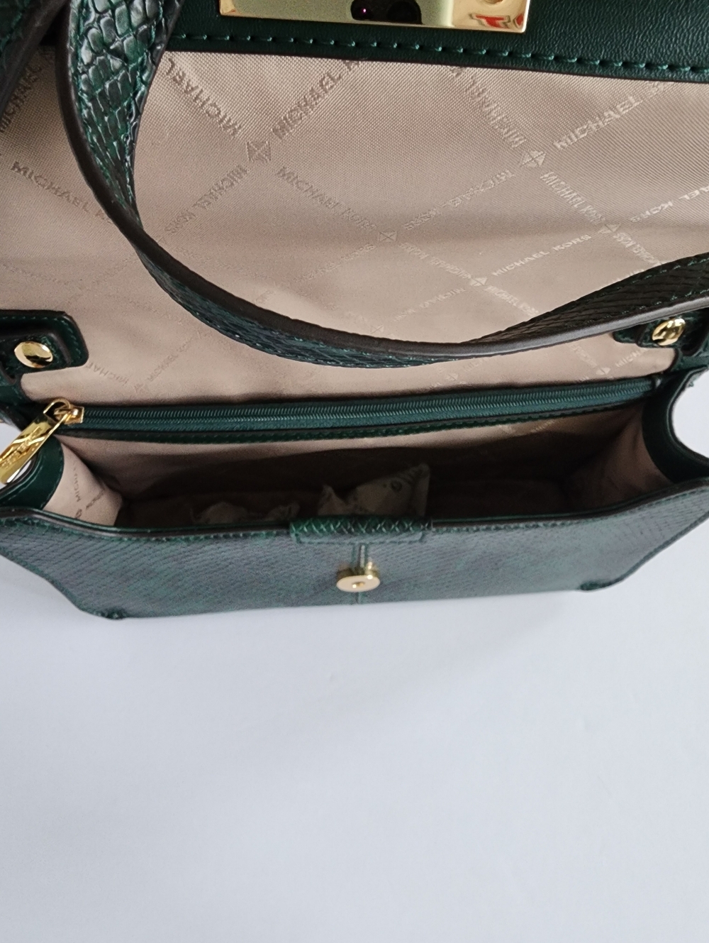 New Michael Kors Green Snake Embossed Leather Chain Crossbody Bag - Picture 9 of 10